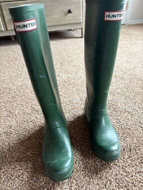 Hunter Gloss Forest Green Knee-High Rain Boots